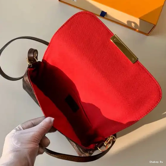 PM Vuitton Favorite Louis 0519